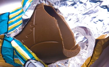 Uova di Pasqua, cosa c'è dentro il cioccolato: disgusto, scacca il ritiro