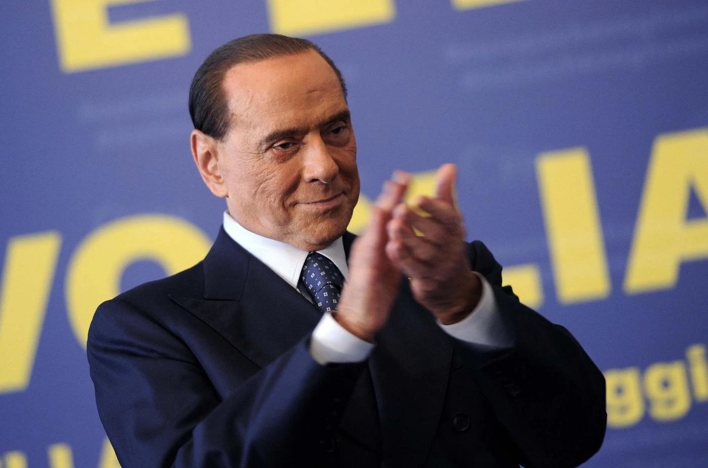 Silvio Berlusconi gode per la frase di Matteo Renzi: &quot;Sì, è ancora al centro della politica&quot;