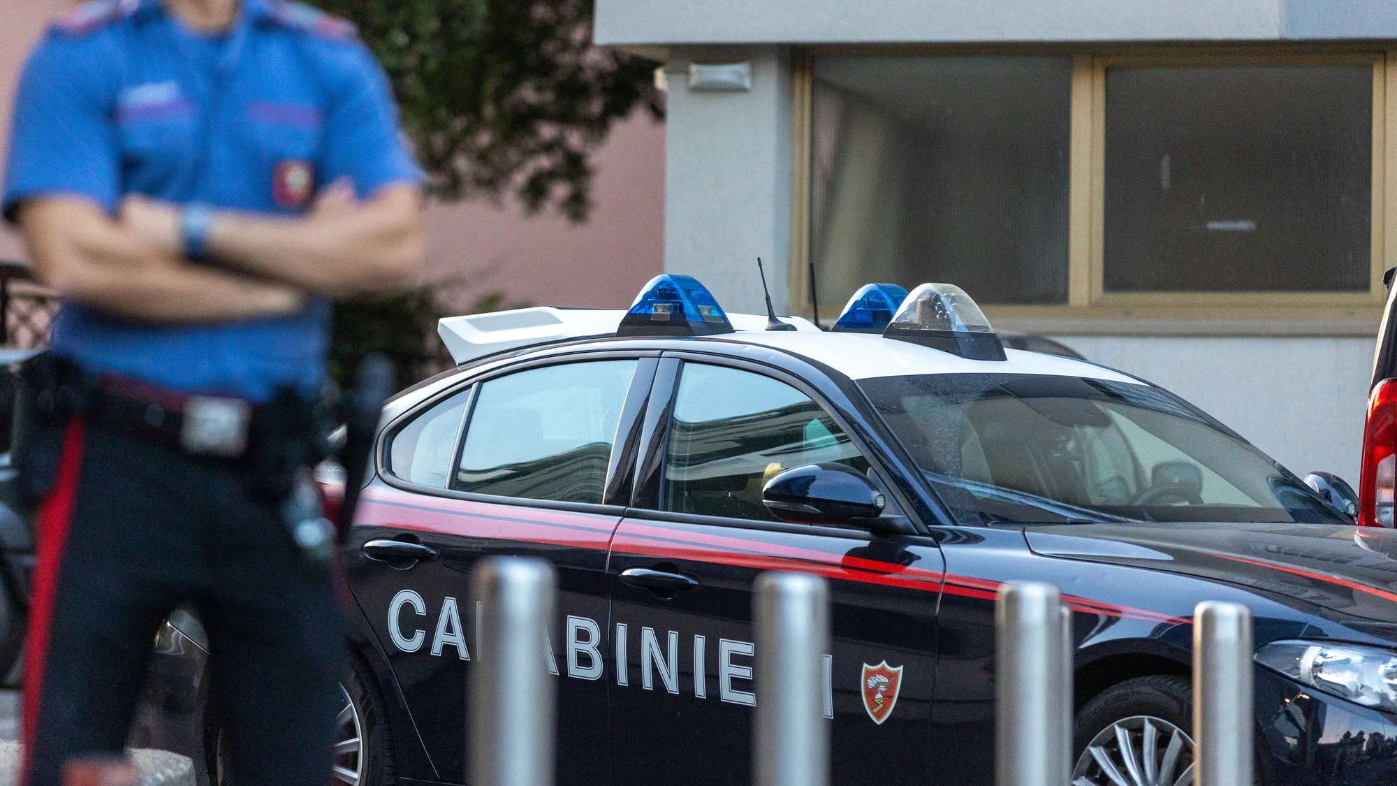Milano, anziano massacrato con una mazza nel bar chiuso: orrore del branco egiziano
