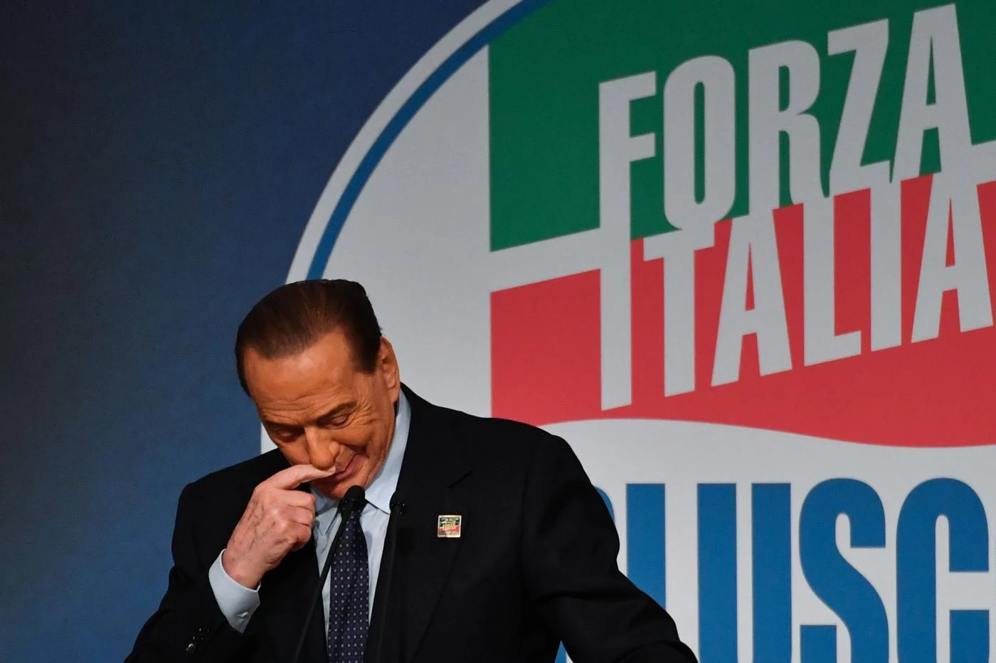 Silvio Berlusconi, ipotesi estrema dentro Forza Italia: "Gruppo autonomo", una slavina politica su Salvini