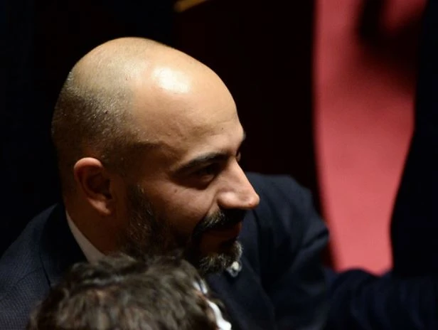 Giorgetti, Paragone e gli altri due. Nei minuti della crisi, il colloquio riservatissimo nella stanza chiusa