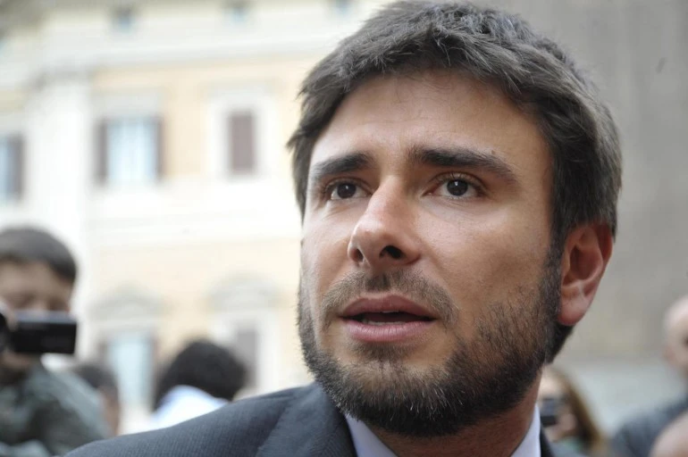 L’ultimo delirio grillino: "Vietiamo le bistecche"