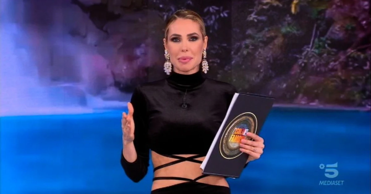 Isola dei famosi, Ilary Blasi "rischia l'incendio". Una voce da Mediaset: il grande pericolo