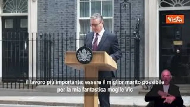 Starmer annuncia dimissioni e si commuove: Mi dedicherò al lavoro di padre e di marito