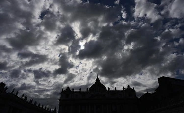 Conclave, "chi la spunta": la sentenza nelle ultime quote