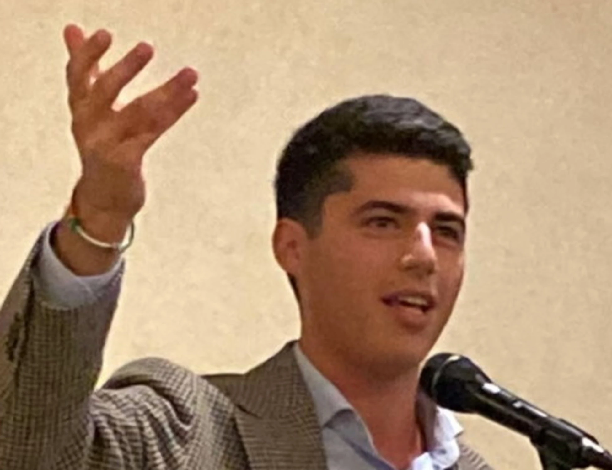 Babudieri, orrore rosso contro il coordinatore di FdI a Sassari: "Il tuo collo..."