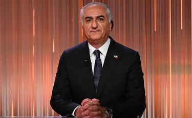 Cinque minuti, Reza Pahlavi sfida il regime: "Pronto a tornare in Iran"