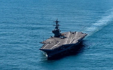 Iran, gli Stati Uniti verso il dispiegamento di una terza portaerei: è la USS George H.W. Bush 