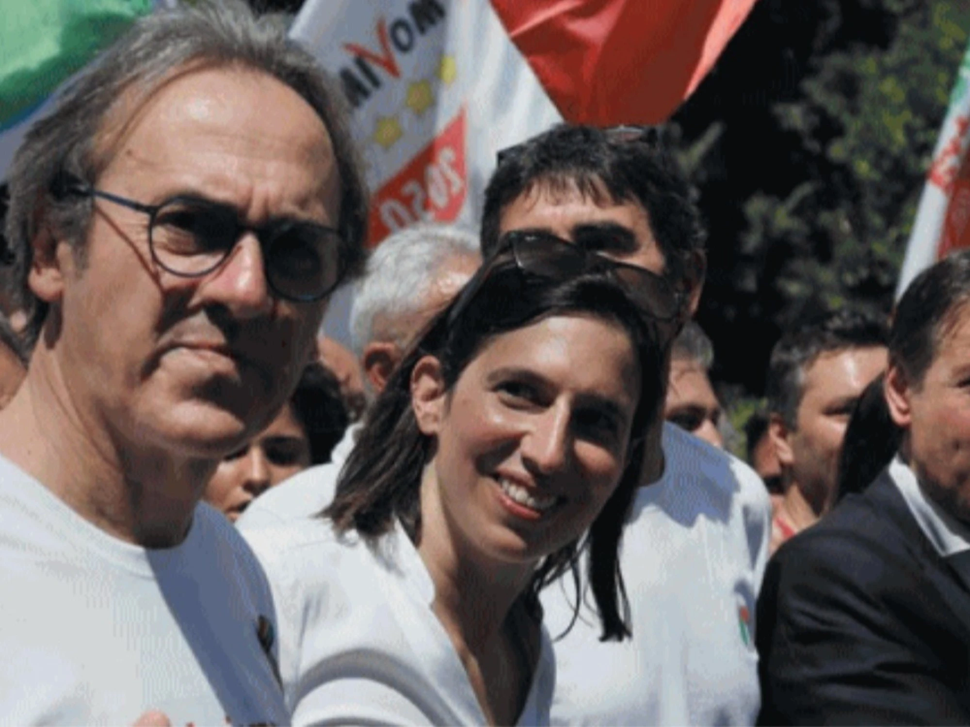 Sinistra, clown del circo-Gaza: "Mandiamo soldati a combattere in Palestina"