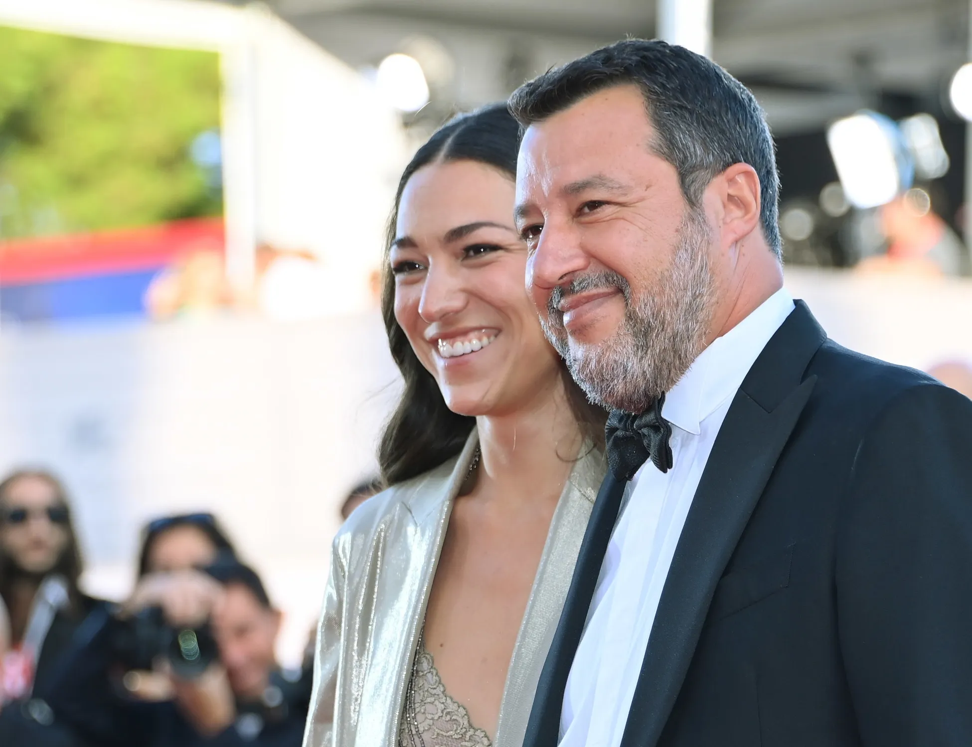 Leggi l'articolo: Secondo i dem Salvini non può comprare casa