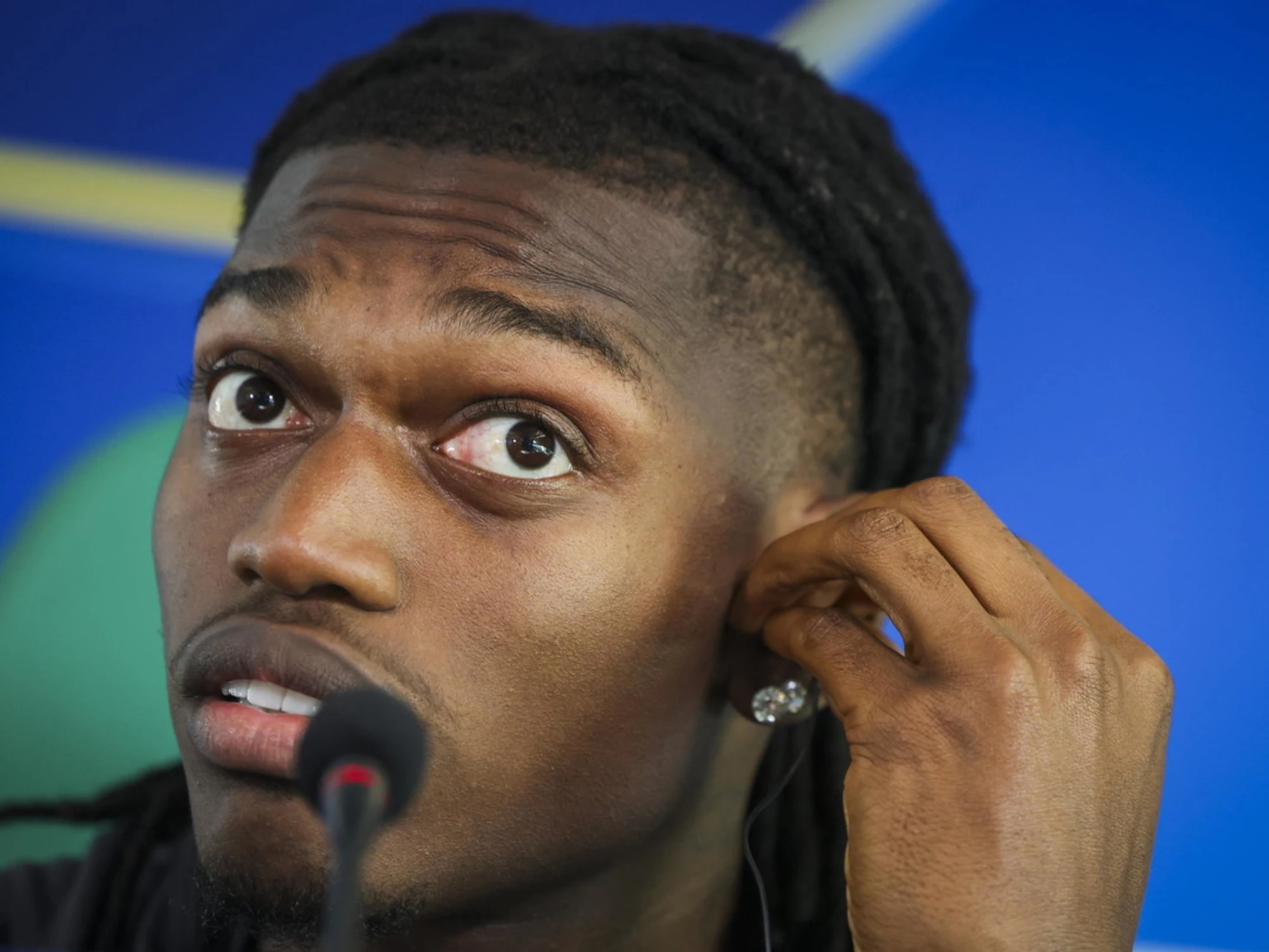Rafa Leao si presenta al Galatasaray: le parole che fanno infuriare i milanisti