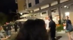 Lega, orrore al gazebo: assalto a colpi di pugni e insulti