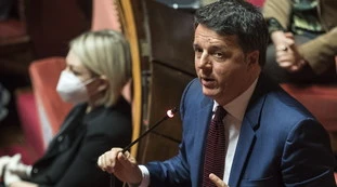 Mes, Matteo Renzi: "Per prenderlo vado a Bruxelles a piedi. Il M5s? Cambierà idea"