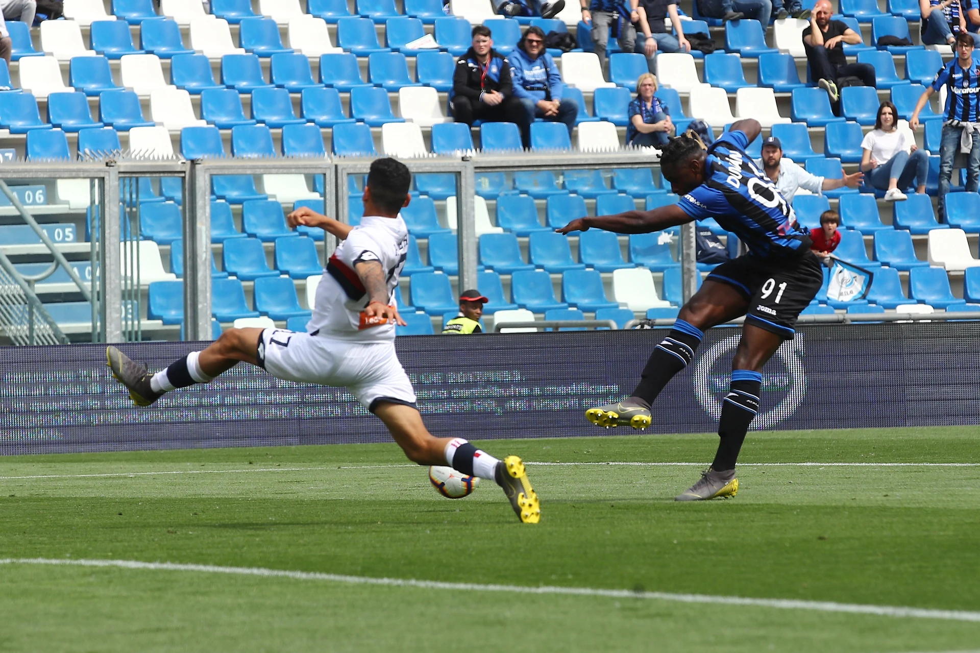 L'Atalanta in volata ora è terza: 2-1 contro il Genoa, sorpasso sull'Inter