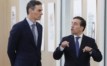 Sanchez, la Spagna insulta l'Italia: "Vergognosi, Meloni e Tajani non all'altezza"