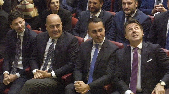 Giuseppe Conte, agguato a tempo di record da Zingaretti: "Prenderei il Mes", vuole la crisi di governo col M5s?