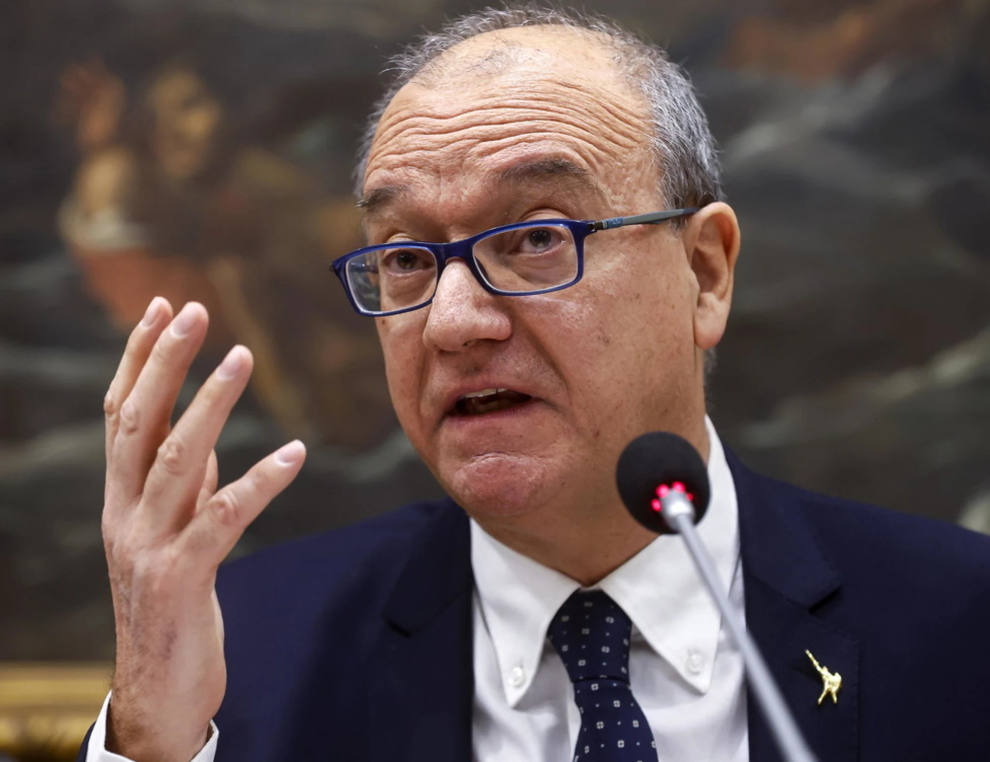 Licei, tornano al loro posto Dante e Promessi Sposi: più Occidente nei programmi