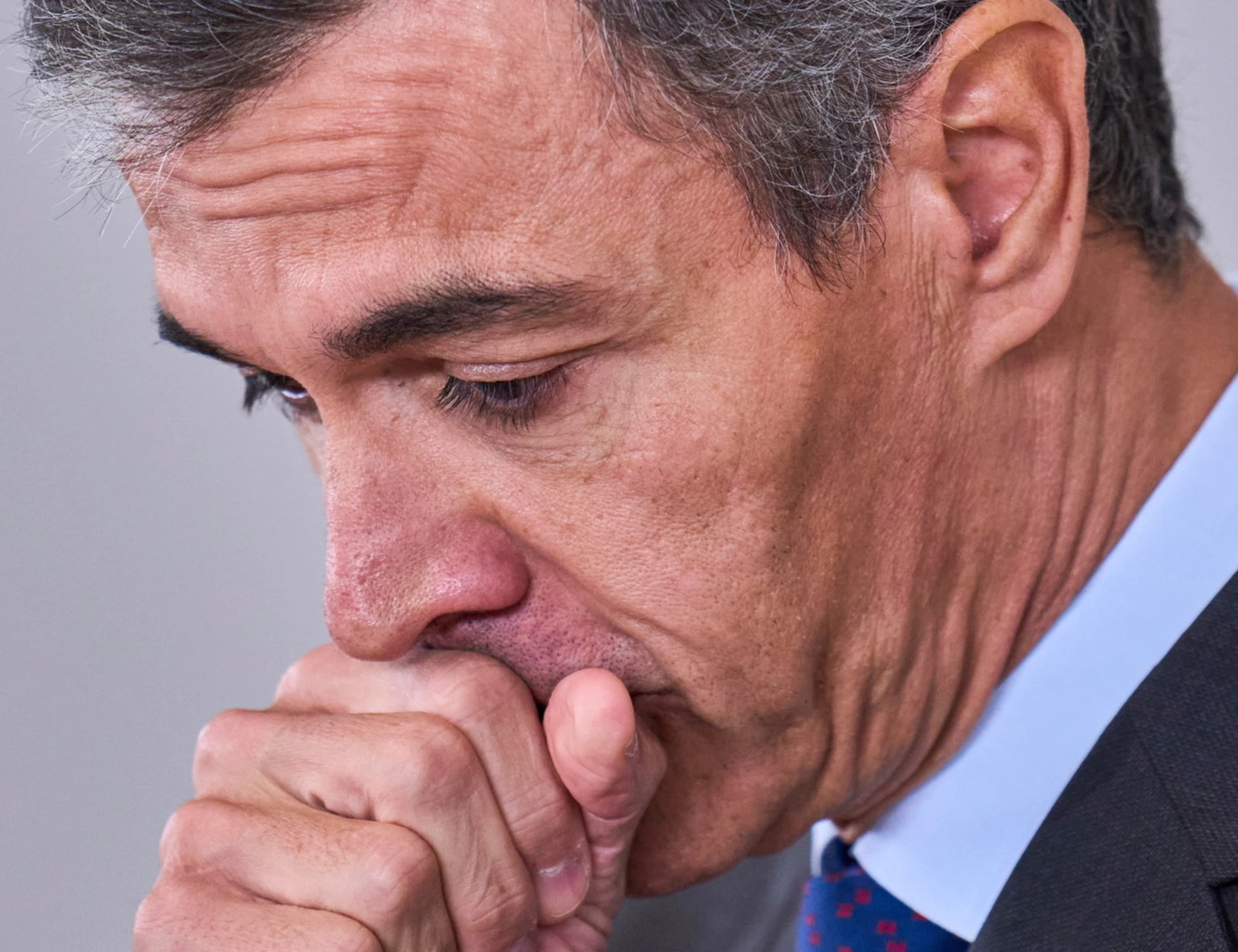 Pedro Sánchez sconfitto sugli sfratti. Ora è lui che può ritrovarsi per strada
