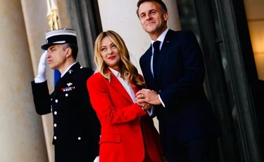 https://media.liberoquotidiano.it/2_RtMwTc7bHjGAOh5F6mkuj1CJFsmoQ1C5JUdwaCKPE/width:800/quality:90/aW1hZ2VzLzIwMjYvMDYvMTIvMTMwMDEzODM1LTBjNzg3MzBhLWUxZTYtNGQ1Ni04MzVkLWEzNzA3MzE3MjUzZi5qcGc.webp
