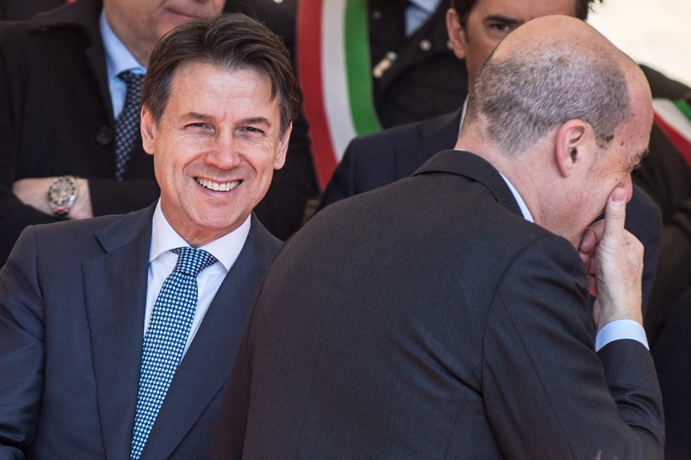 Giuseppe Conte, il retroscena sul patto Pd-M5s. Schiaffo all'Italia: quale poltronissima lasceranno ai dem