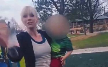 Usa, chiama un bimbo "n***"? Minacciata, chiede aiuto: raccolti 600mila dollari