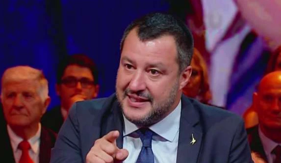 Matteo Salvini replica a Massimo Giannini: "Io untore? Poverino, mi fa tenerezza, è ossessionato"