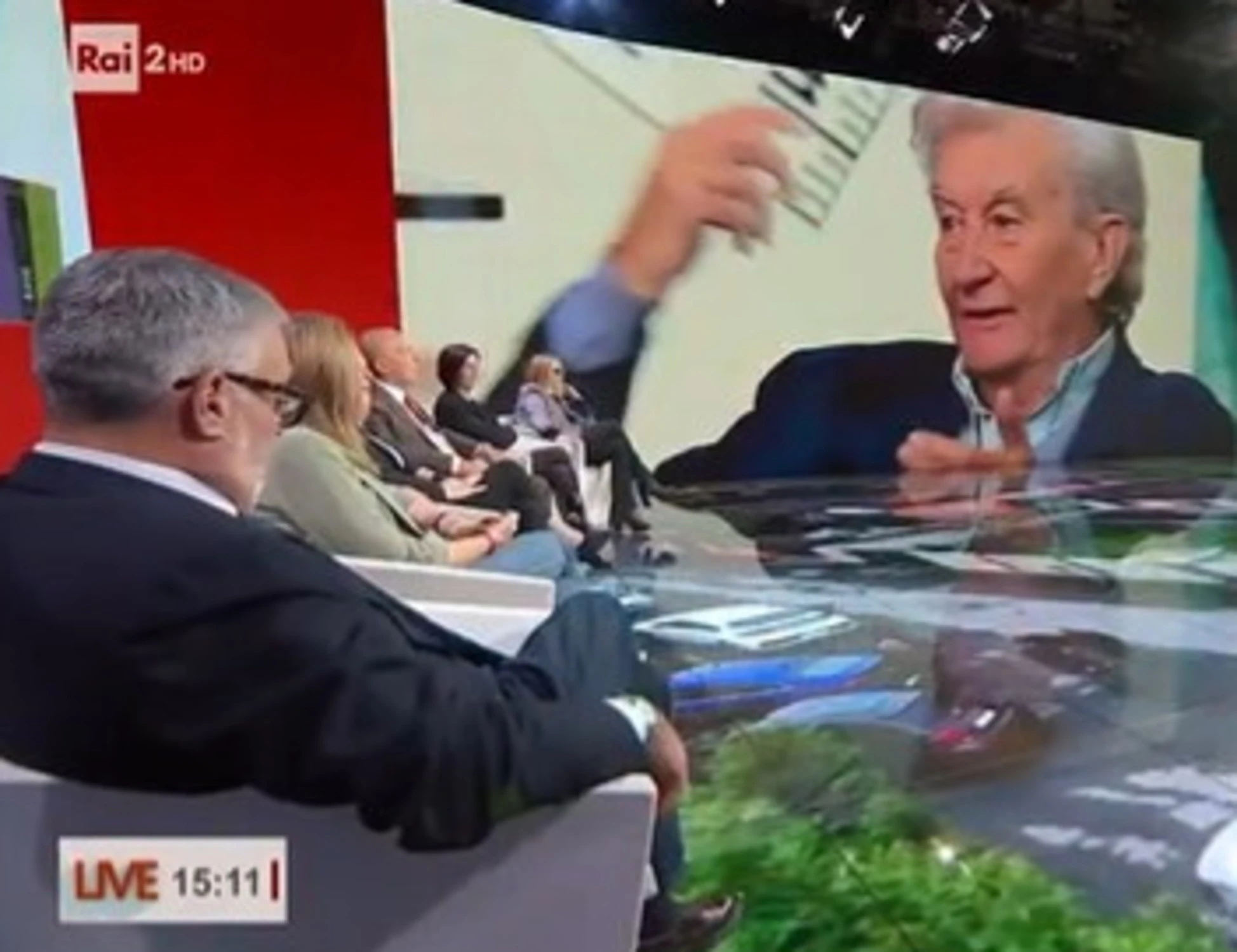 Garlasco, l'avvocato di Lovati sbrocca a Ore 14: "Non sono un pupazzo, lascio il disturbo"