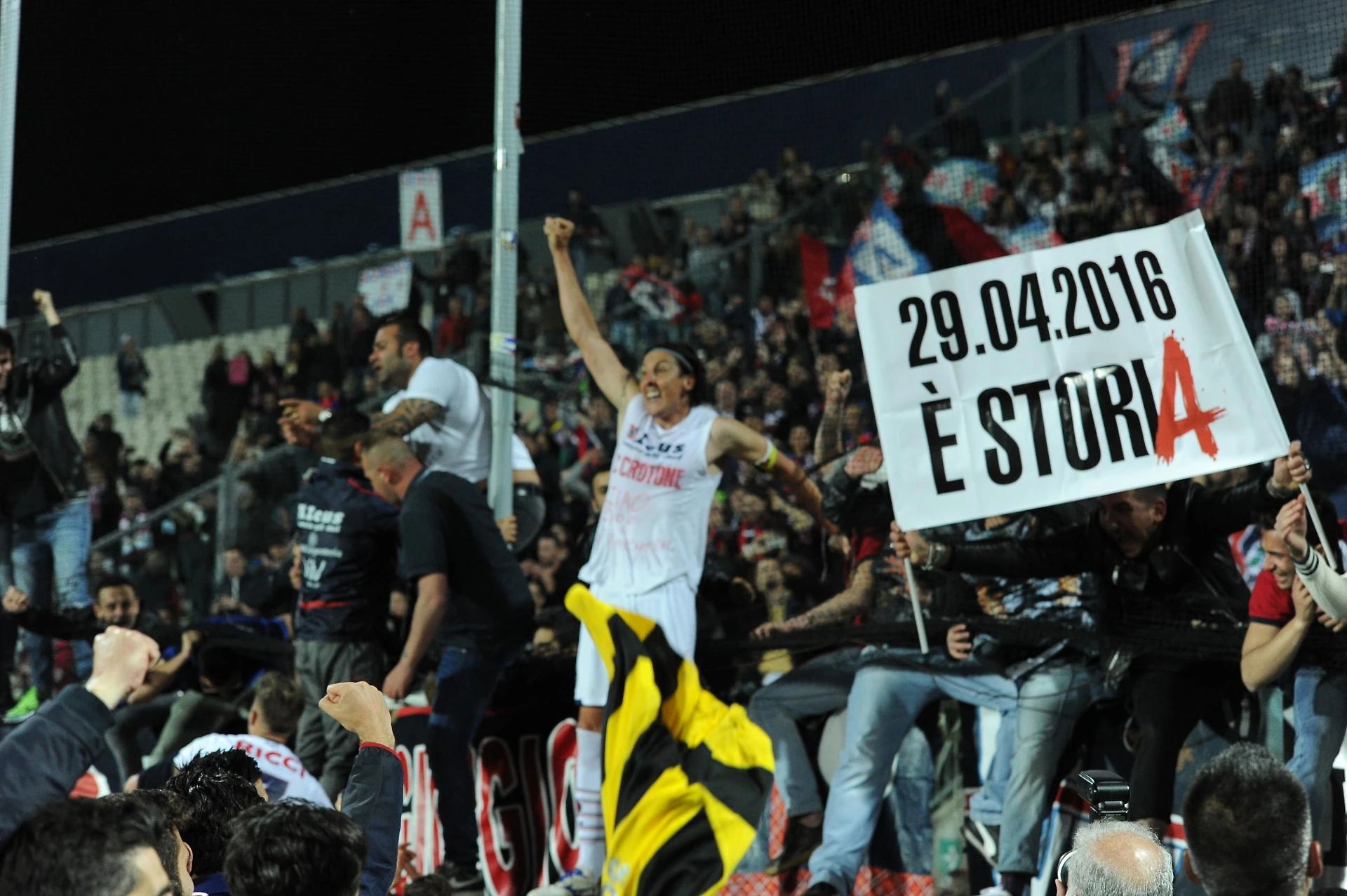 Vieni Avanti Crotone, la Calabria torna in serie A