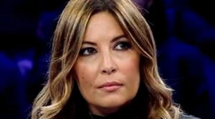 Selvaggia Lucarelli su tutte le furie contro chi rifiuta il vaccino: "Vi disprezzo, qualcuno morirà"
