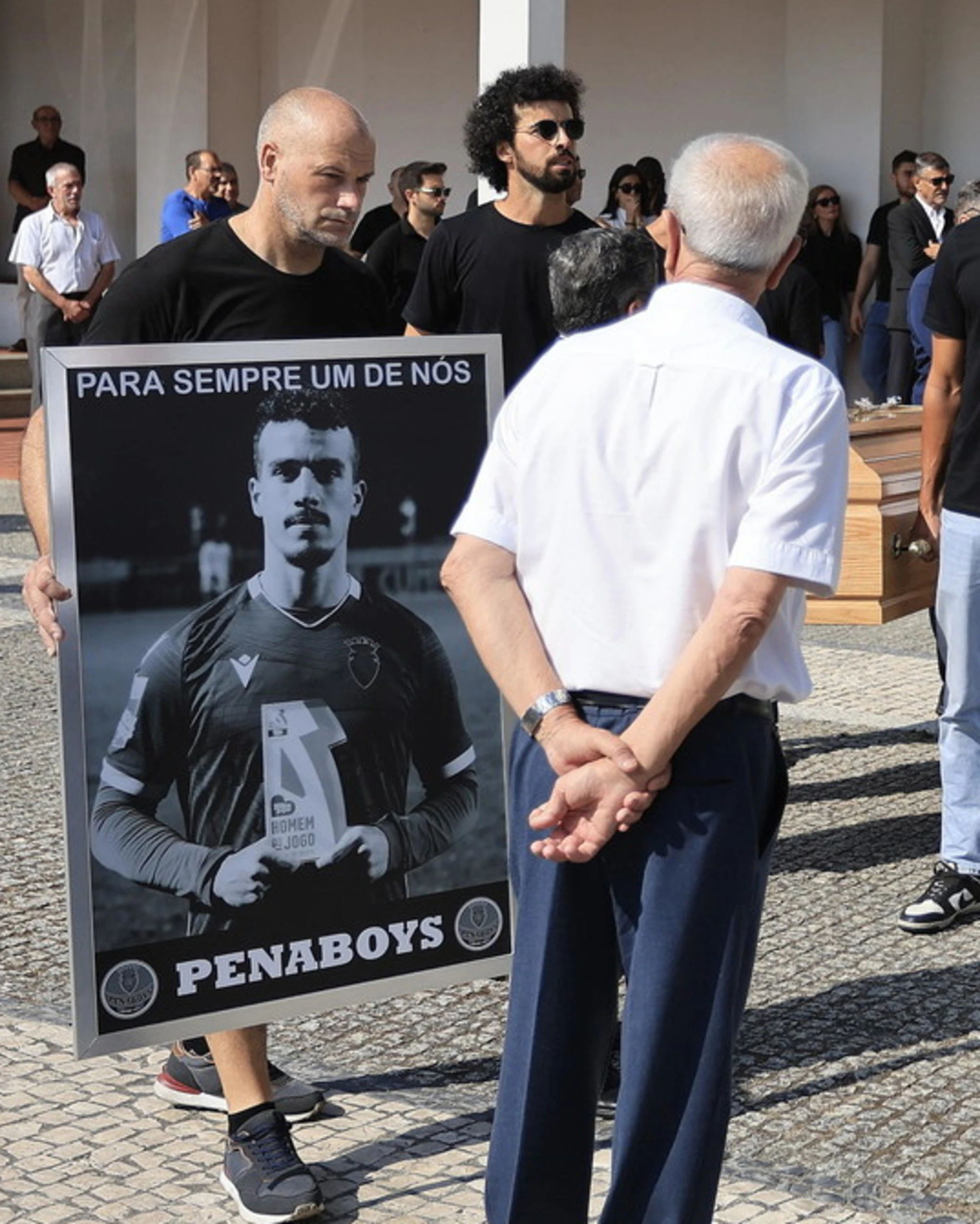 Diogo Jota, Cristiano Ronaldo assente ai funerali: sfregio, dove l'hanno beccato