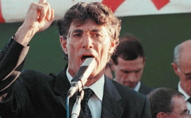 Bossi, dai 300mila fucili a "Roma ladrona" fino alla "Padania libera": ecco i suoi storici comizi