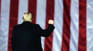 Donald Trump, sfregio senza precedenti a Joe Biden: "Da chi lo farà accogliere alla Casa Bianca"