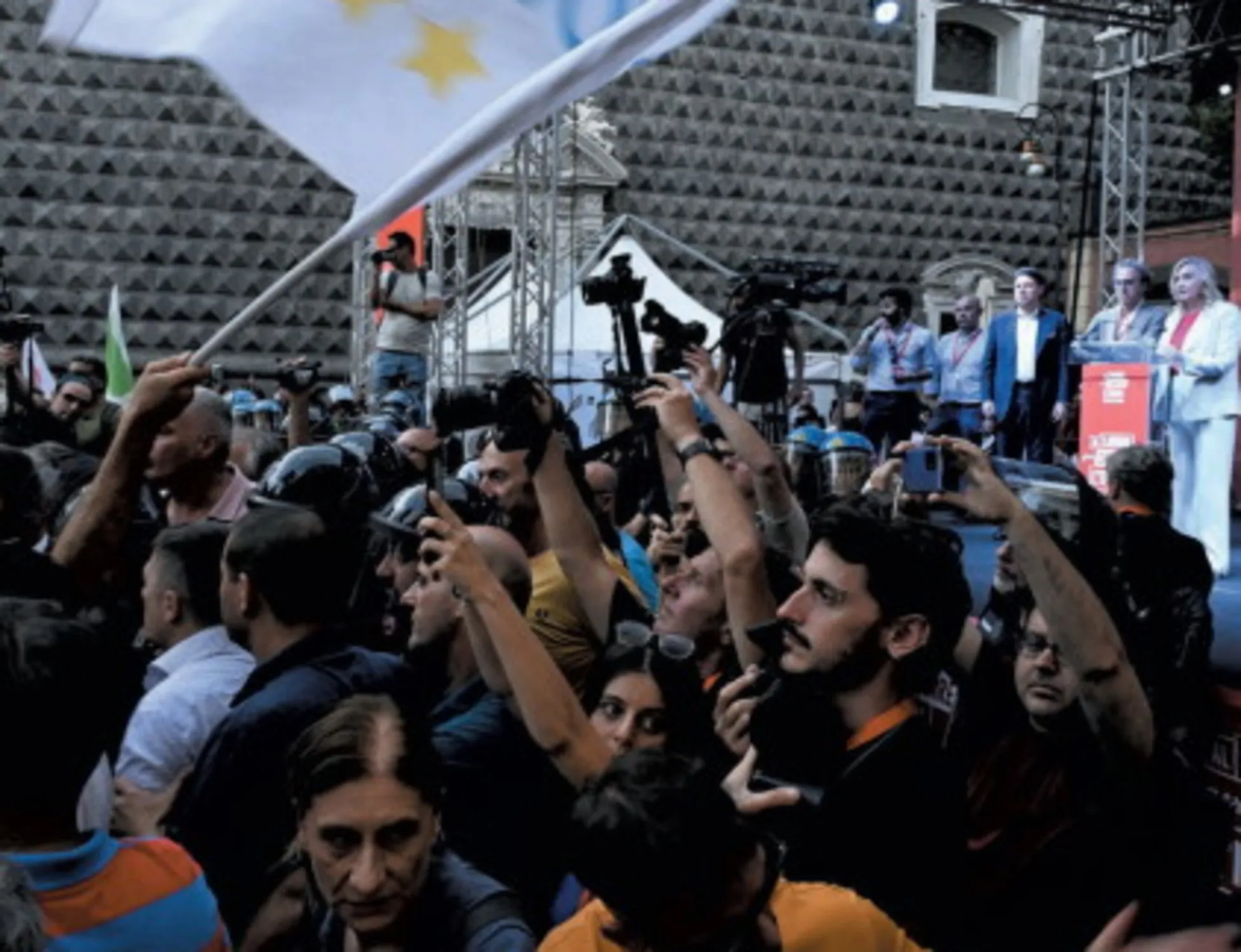 Leggi l'articolo: "L'altra sinistra": il piano dei rossi radicali per far saltare in aria il campo largo