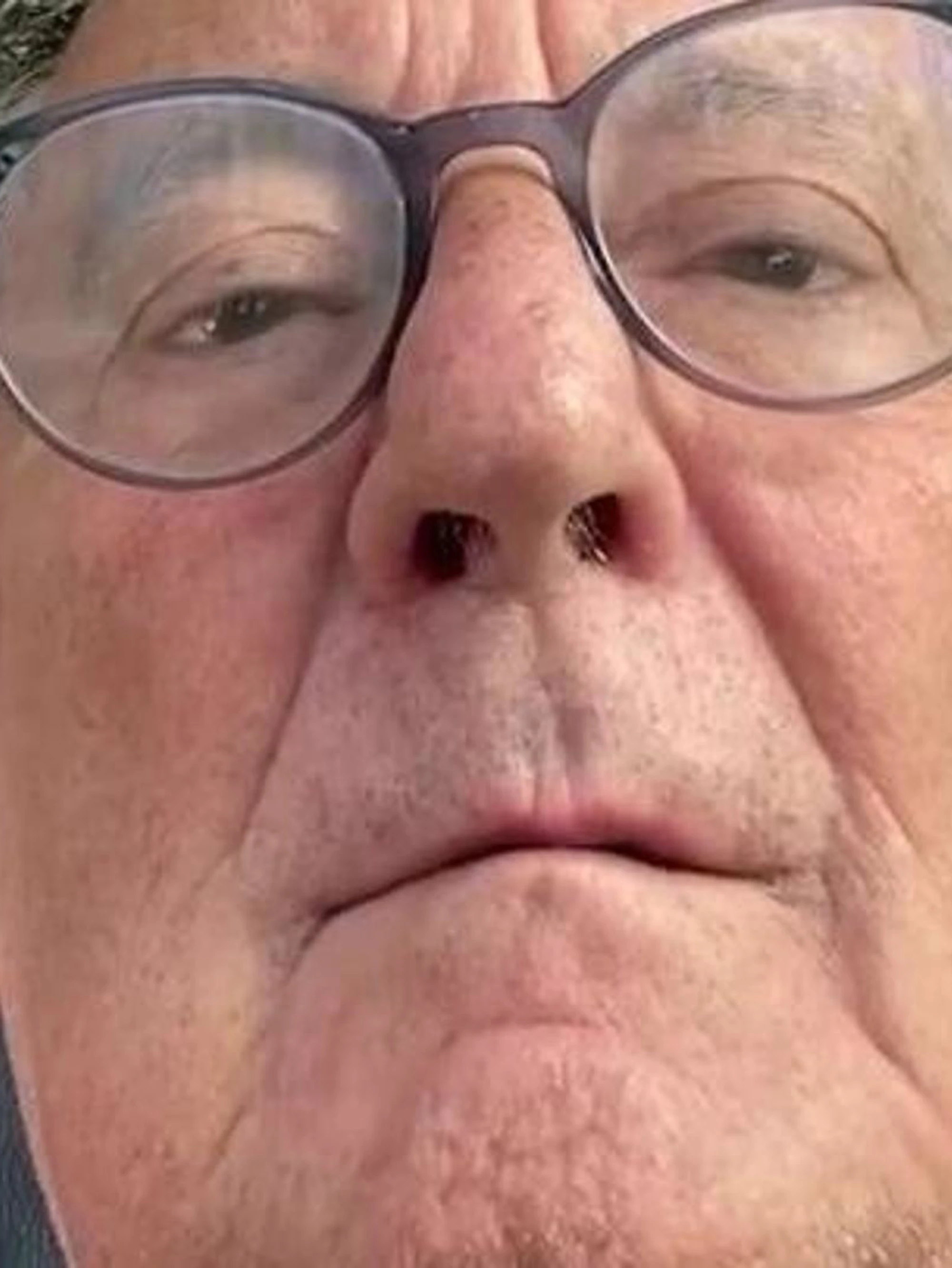 Iacchetti, scontro Parenzo-Scanzi: "Ecco il noto Chihuahua"