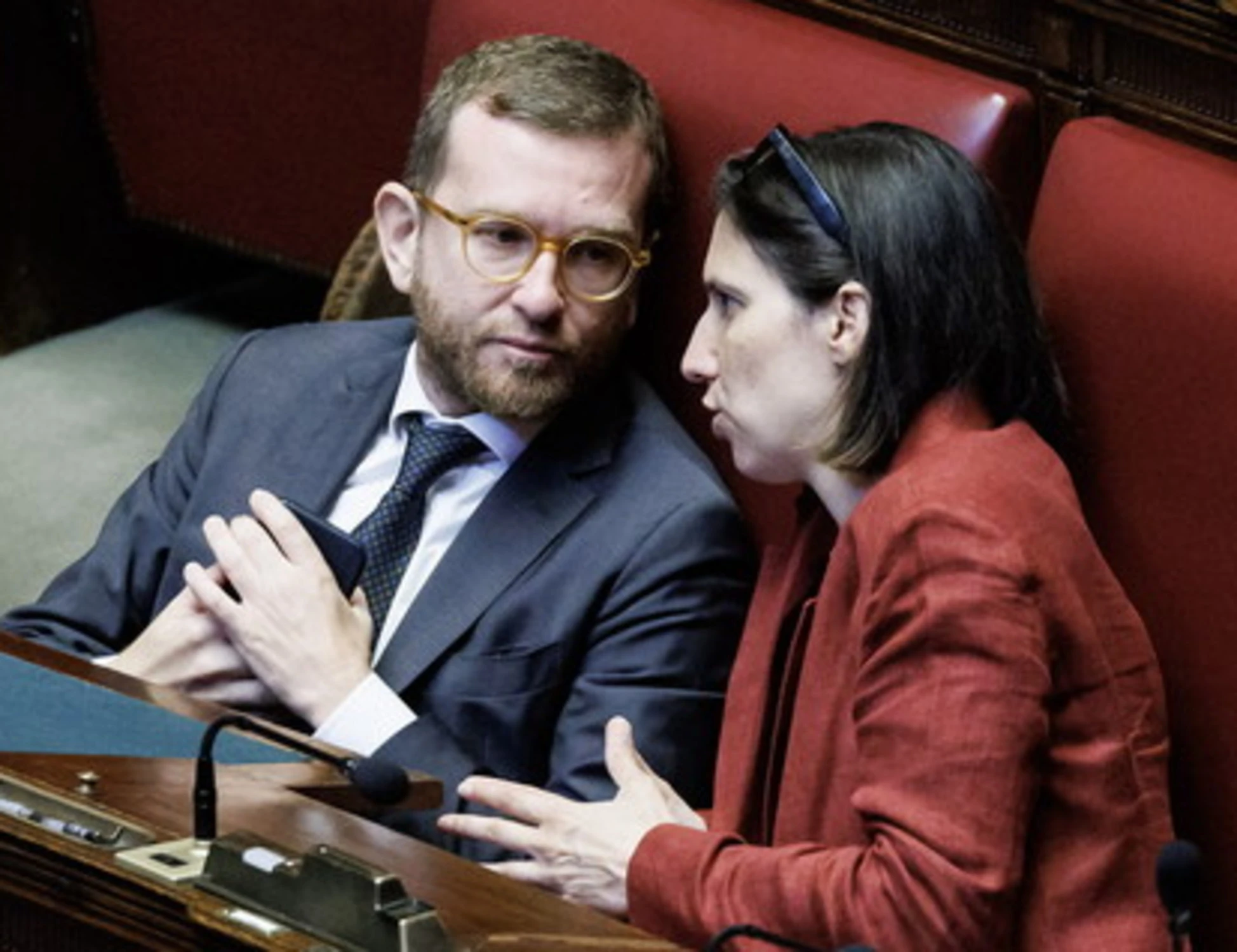 Schlein, piano Pd contro il caro-benzina: "Tassa sugli extra-profitti delle società energetiche"