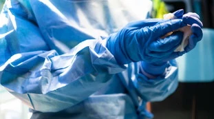 Forni di Sopra, dramma di Natale: "Conati di vomito e svenimenti", morta la madre, gravissimi padre e figlia