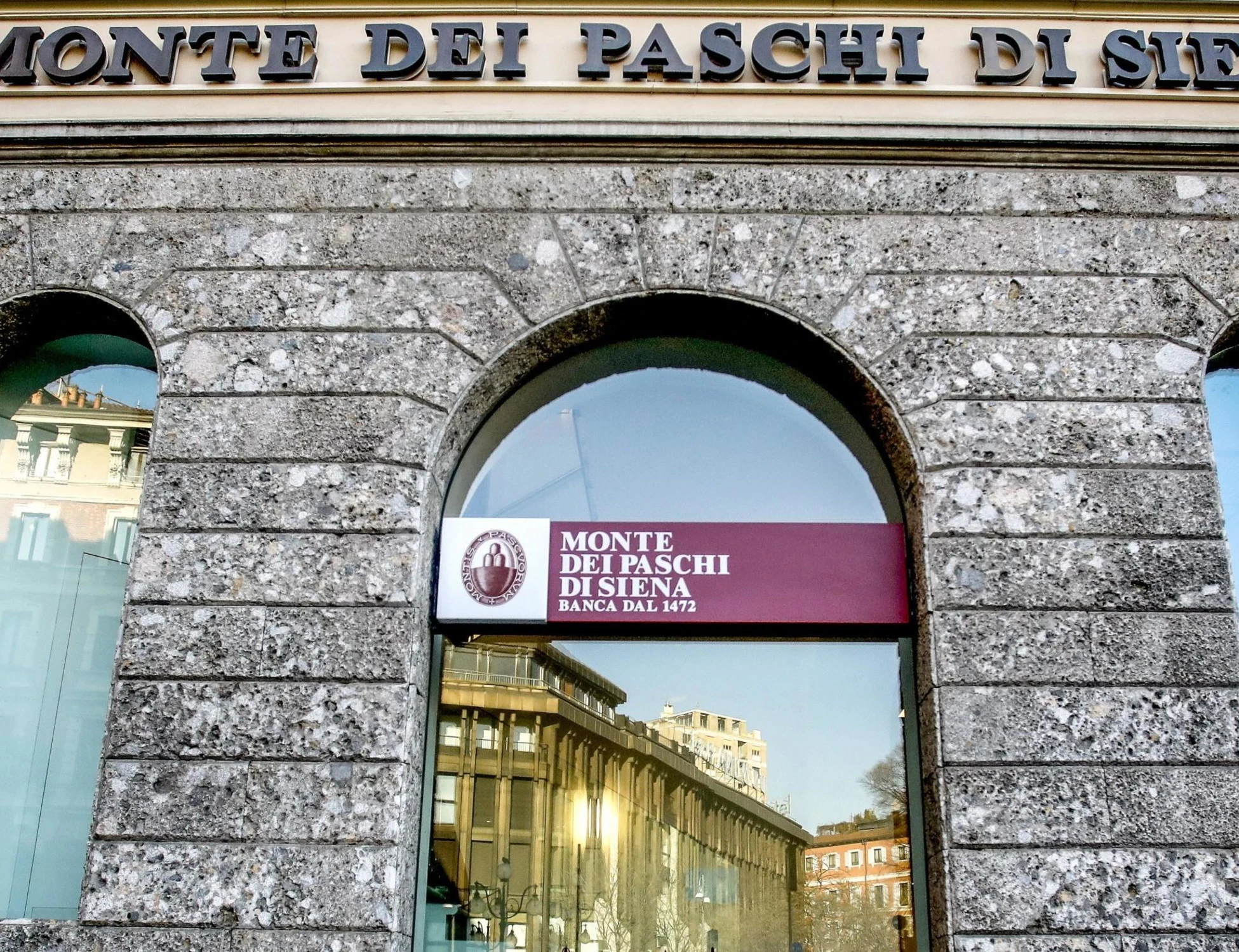 Mps avanti senza Lovaglio: corsa a tre per il nuovo ad