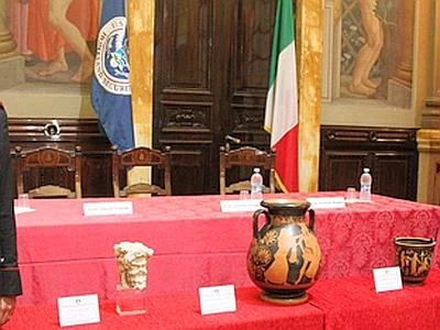 Beni culturali, gli Usa restituiscono all'Italia sette opere d'arte trafugate