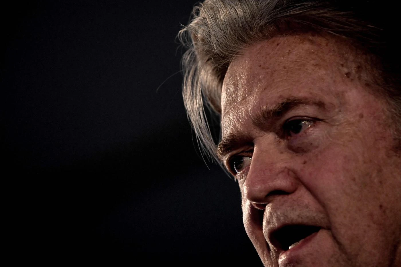 Luigi Di Maio, lo scoop di Politico: "Sabato scorso l'incontro con Steve Bannon". Paura di Matteo Salvini?