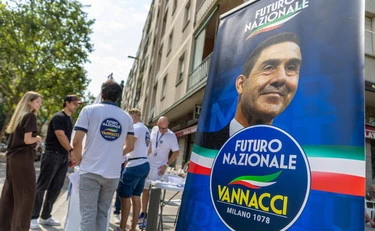 https://media.liberoquotidiano.it/2lNAqvGZrcHWe7ejqoD6VI6J_B371cxaKoJ3HmN19ak/width:800/quality:90/aW1hZ2VzLzIwMjYvMDgvMjQvMTUzMTM4ODMwLTdjZDNiYjQyLWM4NGMtNDllNy04Mjc2LTU1NmFlYjE5OGFlNC5qcGc.webp
