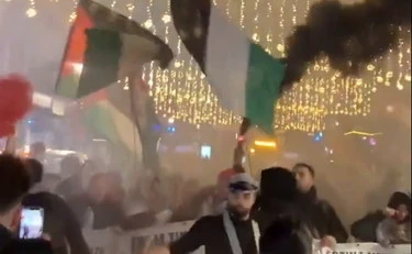 Bruxelles, gruppo di islamici assalta il mercatino di Natale