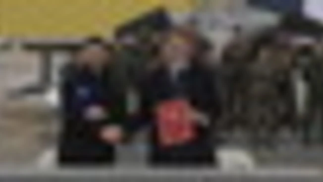 Ucraina, Macron-Zelensky: "storico" patto per le forniture militari