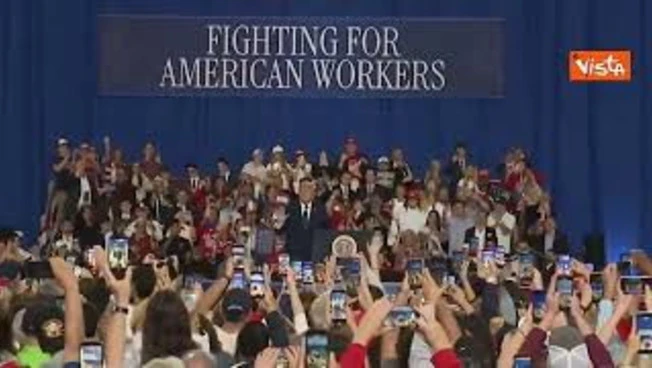Trump balla la 'Trump Dance' sulle note di Ymca a un evento politico a New York