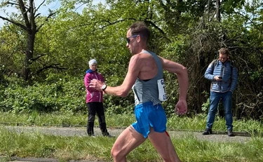Alex Schwazer, l'impresa in Germania: record italiano nella maratona di marcia 