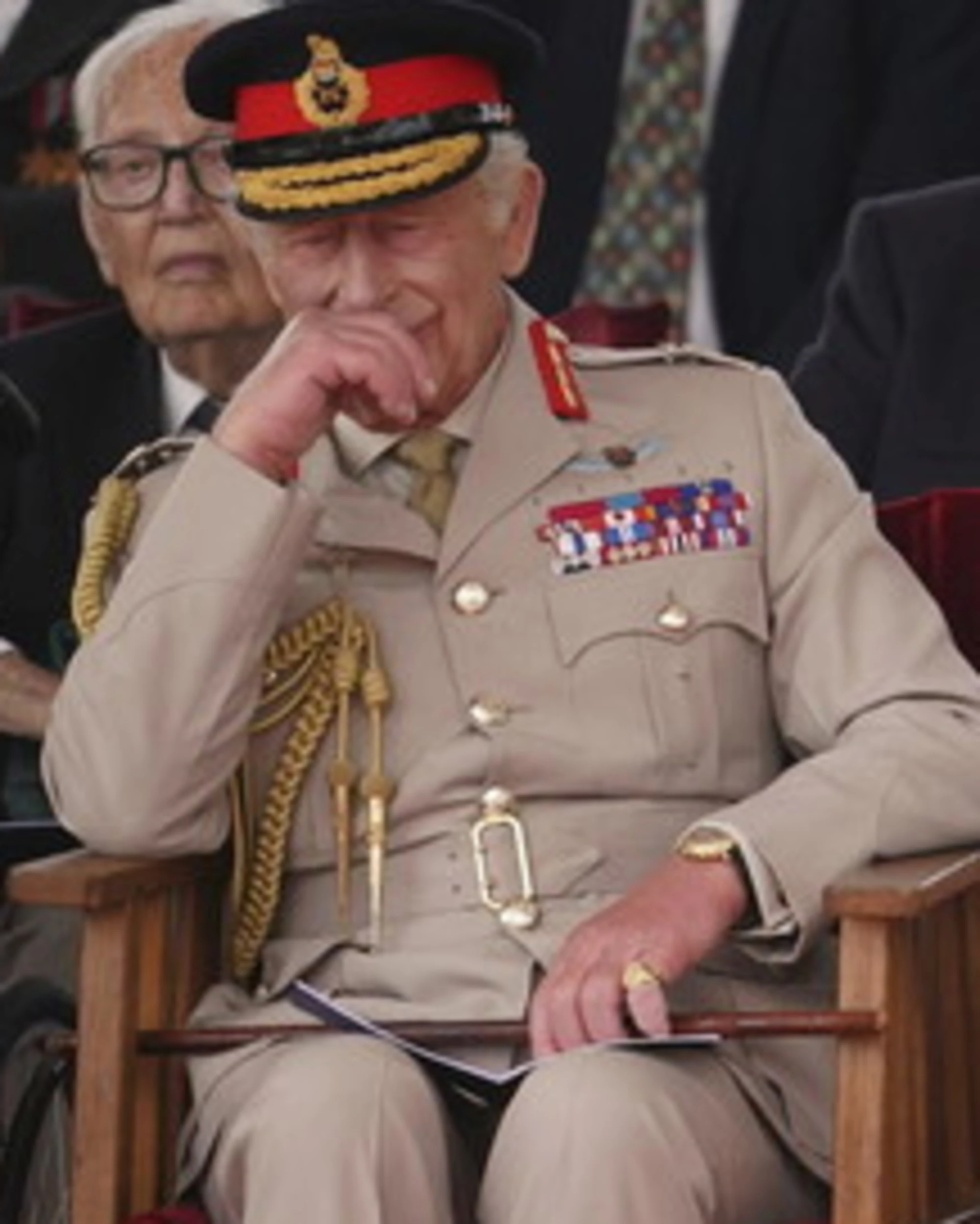 Re Carlo e Camilla, in lacrime in pubblico per la prima volta