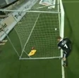 Svezia, portiere stringe i pali