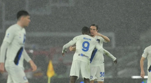 Serie A, l'Inter batte la Roma in rimonta e vola a +7 sulla Juve