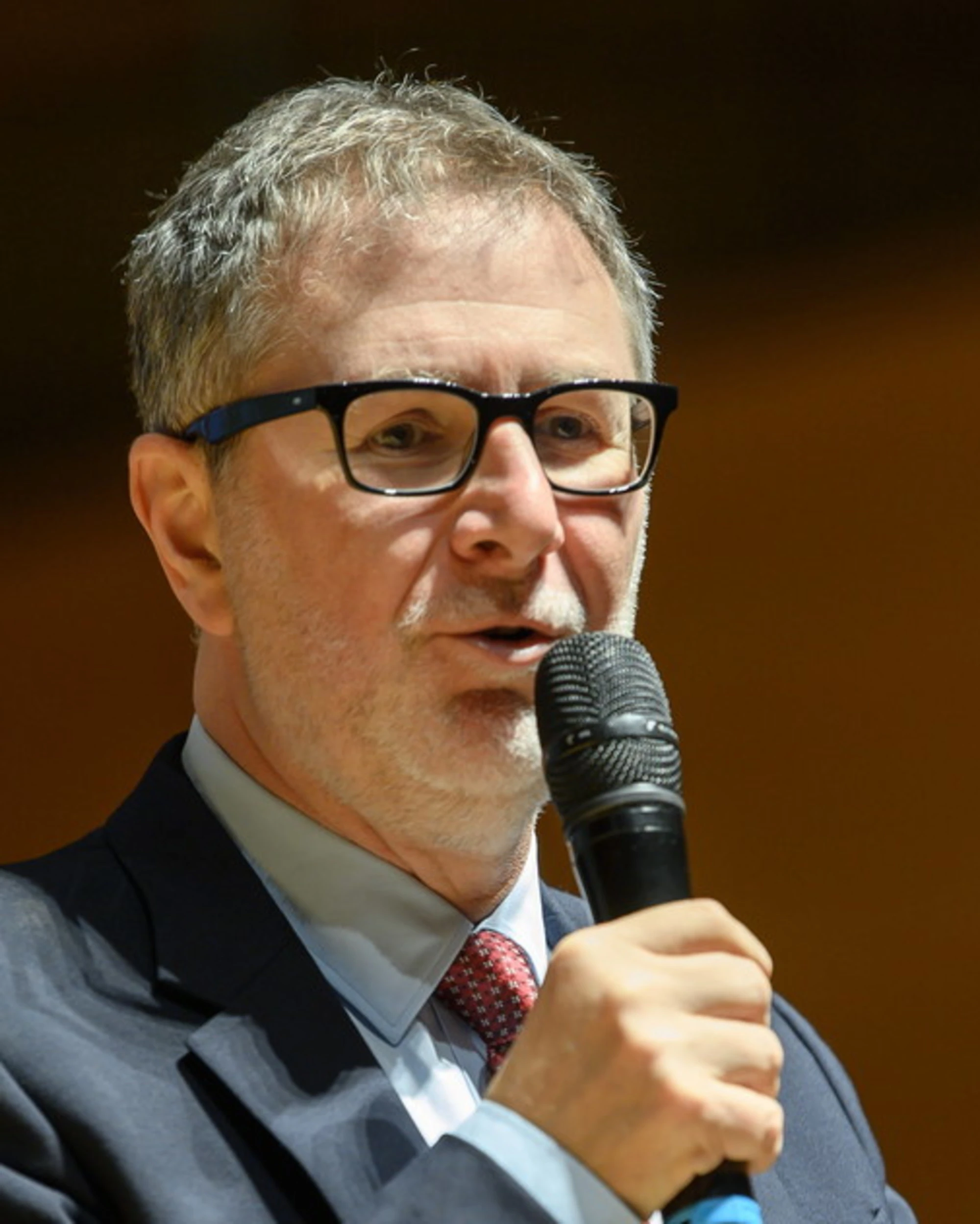 Fabio Fazio piange ancora: "Addio alla Rai? Nessuno ha detto nulla..."