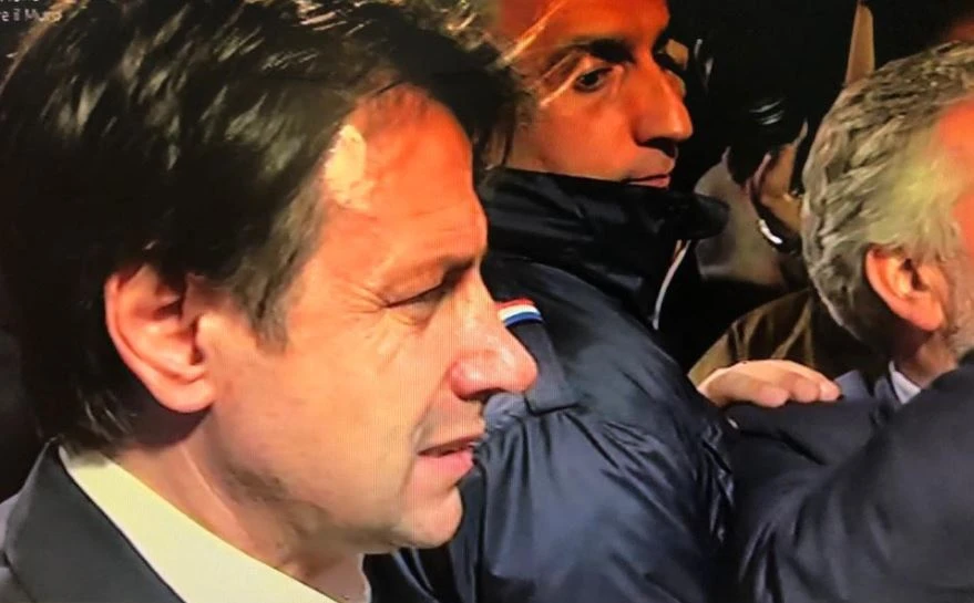 Giuseppe Conte all'ex Ilva, durissima contestazione degli operai: "Lei non ci rappresenta"