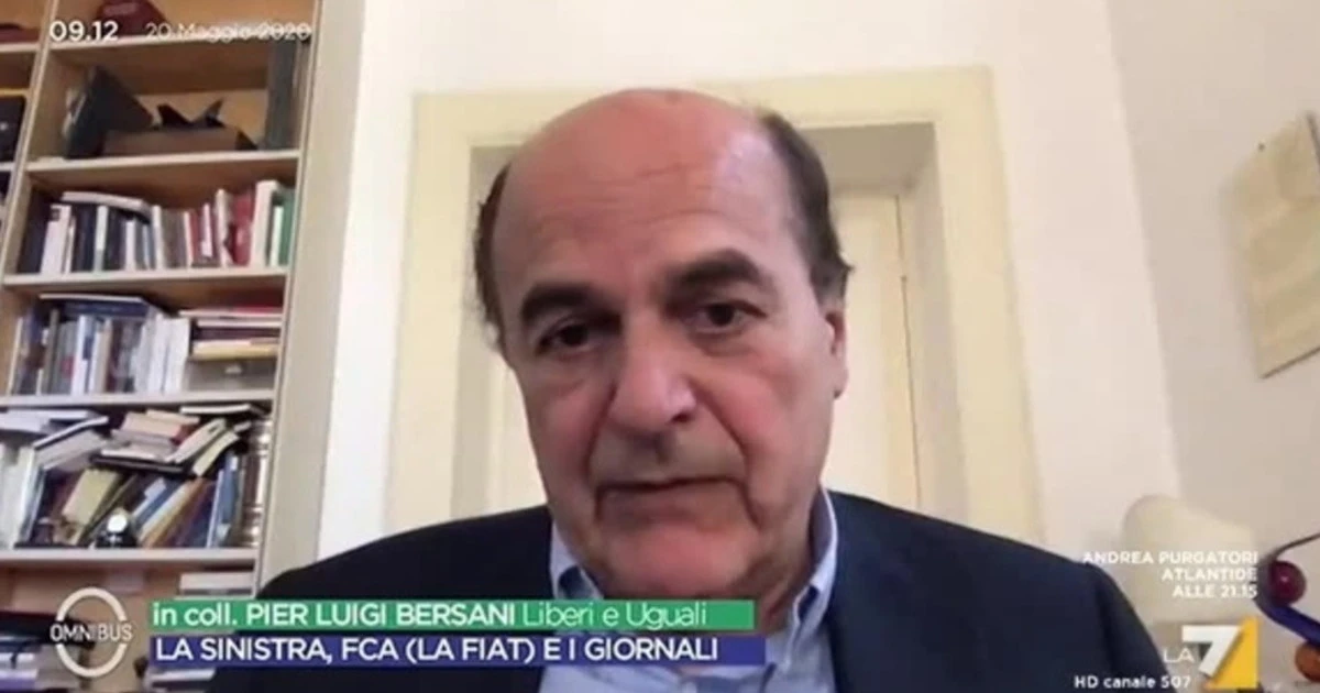 Pierluigi Bersani rilancia il complotto di Andrea Orlando: "Repubblica? Possiamo dire che Gesù è morto in Vespa"
